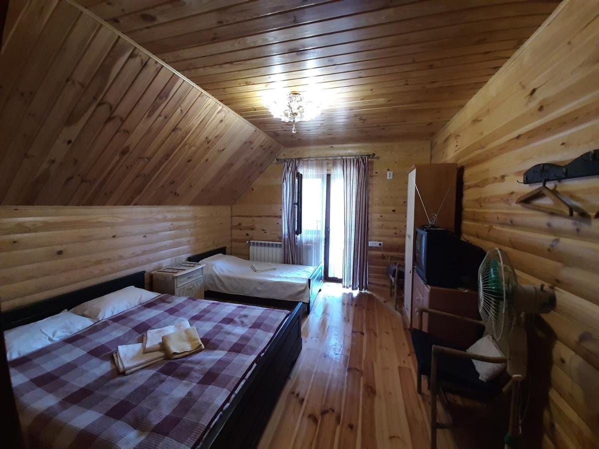 Maison d'hôtes Садиба Орисин Явір Orysyn Yavir à Svityaz' Extérieur photo