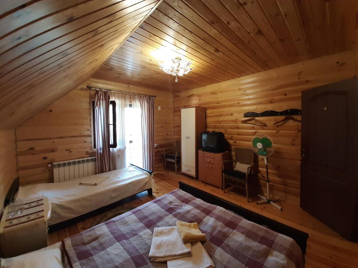 Maison d'hôtes Садиба Орисин Явір Orysyn Yavir à Svityaz' Extérieur photo