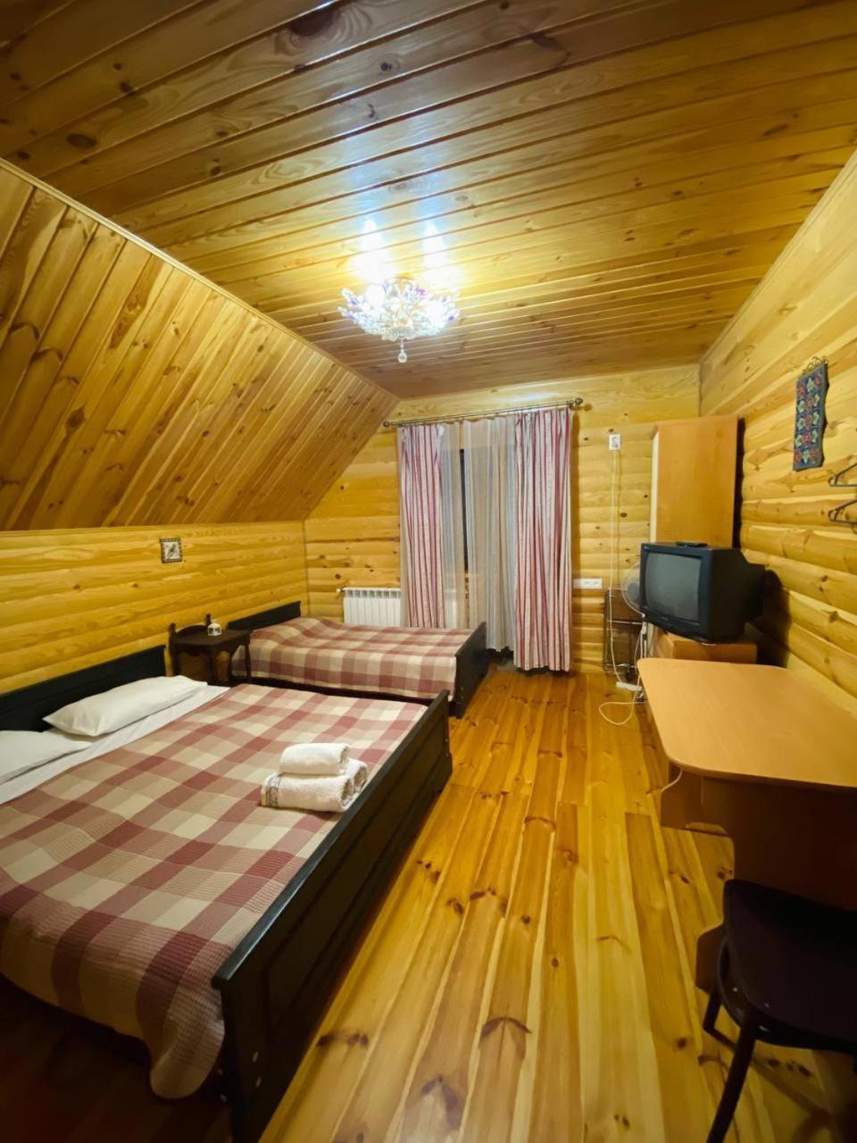 Maison d'hôtes Садиба Орисин Явір Orysyn Yavir à Svityaz' Extérieur photo