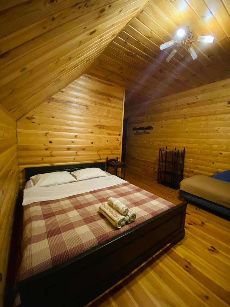 Maison d'hôtes Садиба Орисин Явір Orysyn Yavir à Svityaz' Extérieur photo