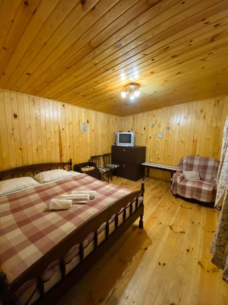 Maison d'hôtes Садиба Орисин Явір Orysyn Yavir à Svityaz' Extérieur photo